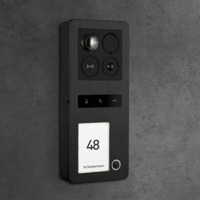 BALTER ERA Black IP Aufputz-Türstation für 1 Teilnehmer, Full HD 1080p, IP 2-Draht BUS, Tag/Nacht, 180°, RFID, 2x Türschlösser BALTER ERA Black IP Aufputz-Türstation für 1 Teilnehmer, Full HD 1080p, IP 2-Draht BUS, Tag/Nacht, 180°, RFID, 2x Türschlösser